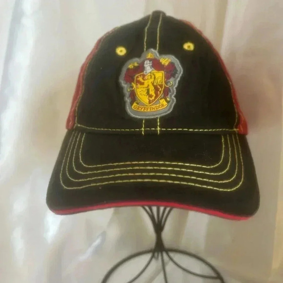 WIZARDING WORLD OF HARRY POTTER LICENSED GRYFFINDOR BASEBALL STYLE HAT - Picture 1 of 6